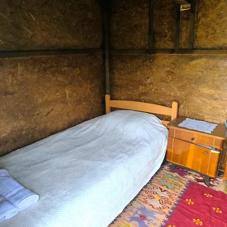 Tatil parkı Jezero - Drvene Kucice Na Privatnom Jezeru Šabac