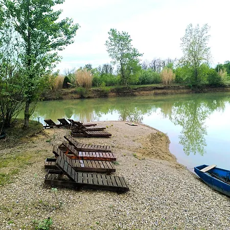 Jezero - Drvene Kucice Na Privatnom Jezeru Šabac